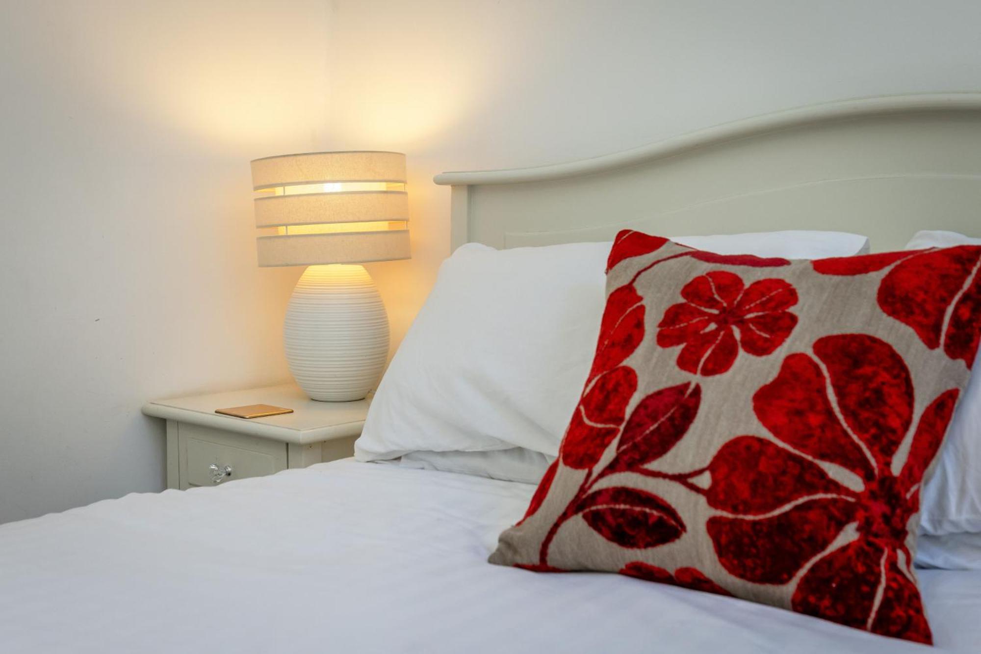Traditional 3 Bedroom Quiet Duplex Flat By High St, Trams And Buses - Just 1-5 Miles To Centre EDI Exterior foto