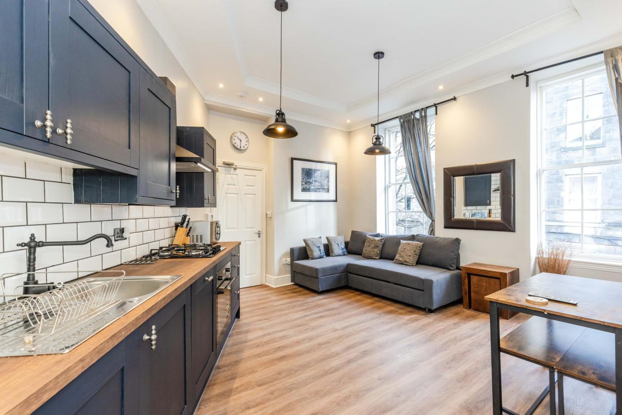 Traditional 3 Bedroom Quiet Duplex Flat By High St, Trams And Buses - Just 1-5 Miles To Centre EDI Exterior foto