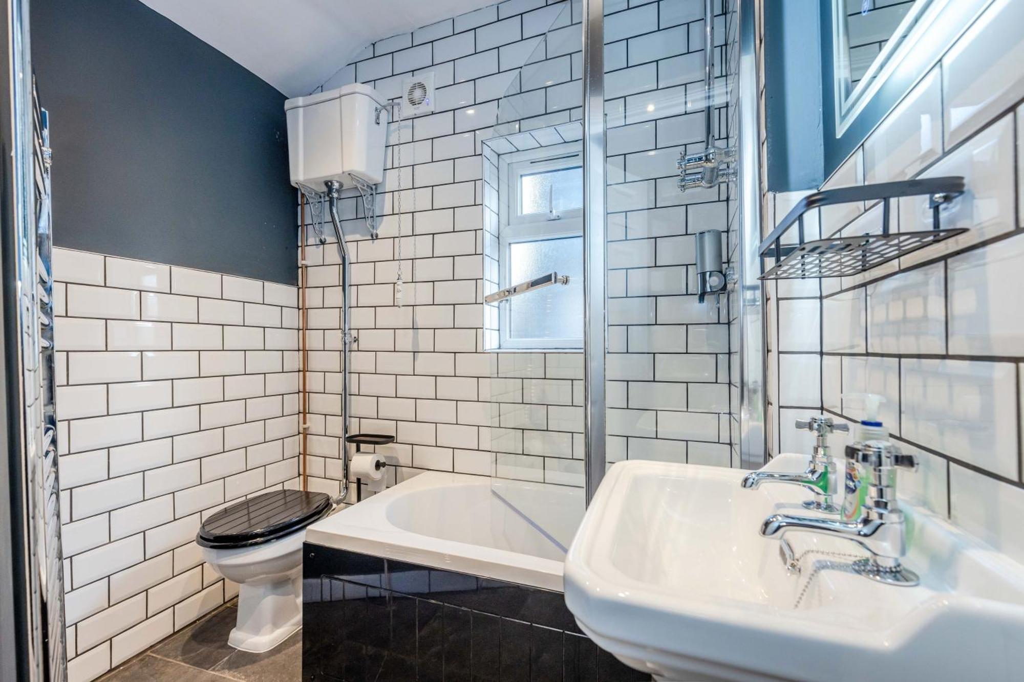 Traditional 3 Bedroom Quiet Duplex Flat By High St, Trams And Buses - Just 1-5 Miles To Centre EDI Exterior foto