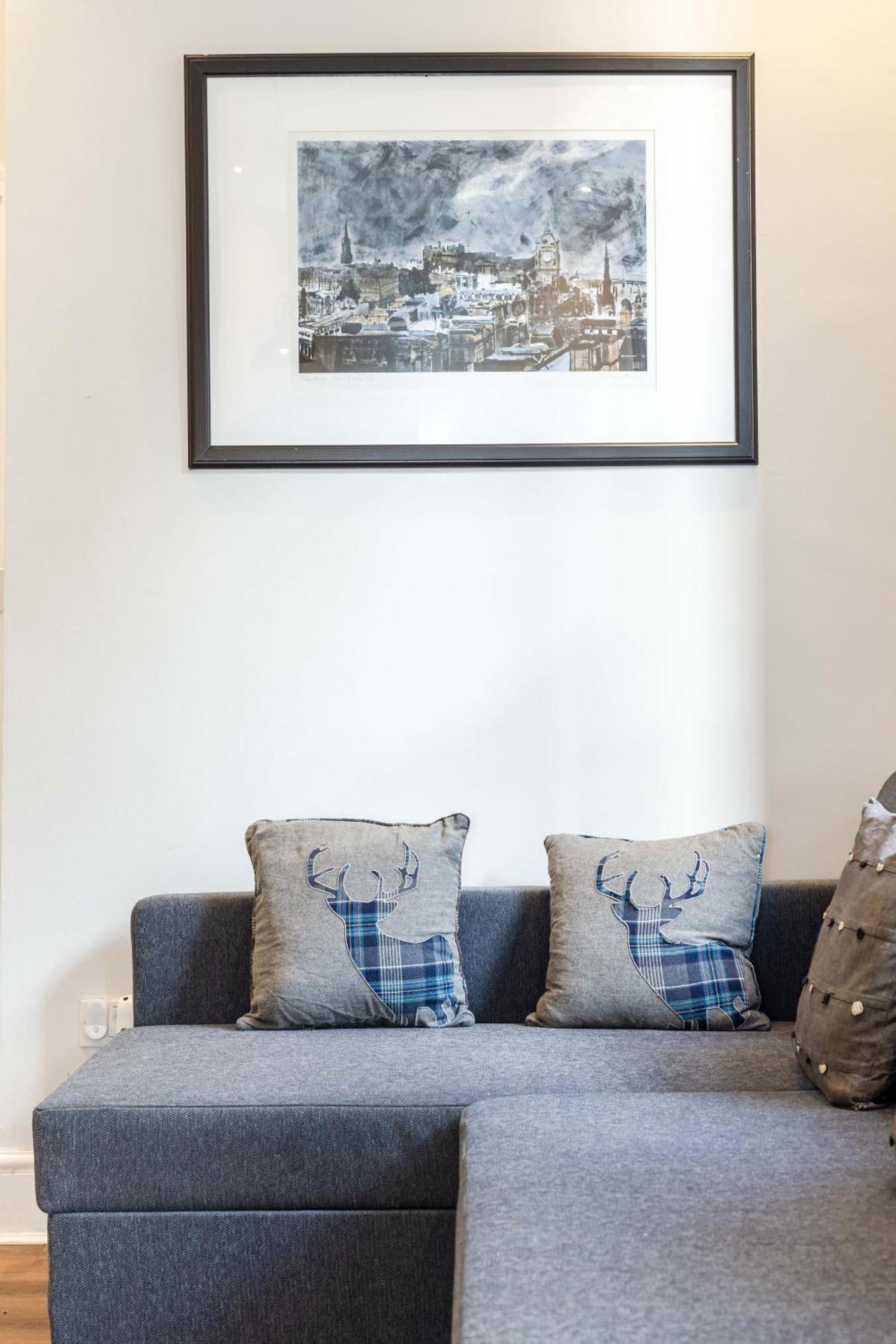 Traditional 3 Bedroom Quiet Duplex Flat By High St, Trams And Buses - Just 1-5 Miles To Centre EDI Exterior foto
